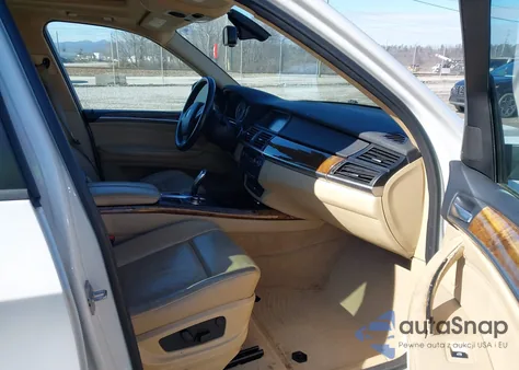 2011 BMW X5 xDrive35D z USA, uszkodzony, nr VIN 5UXZW0C56BL371189